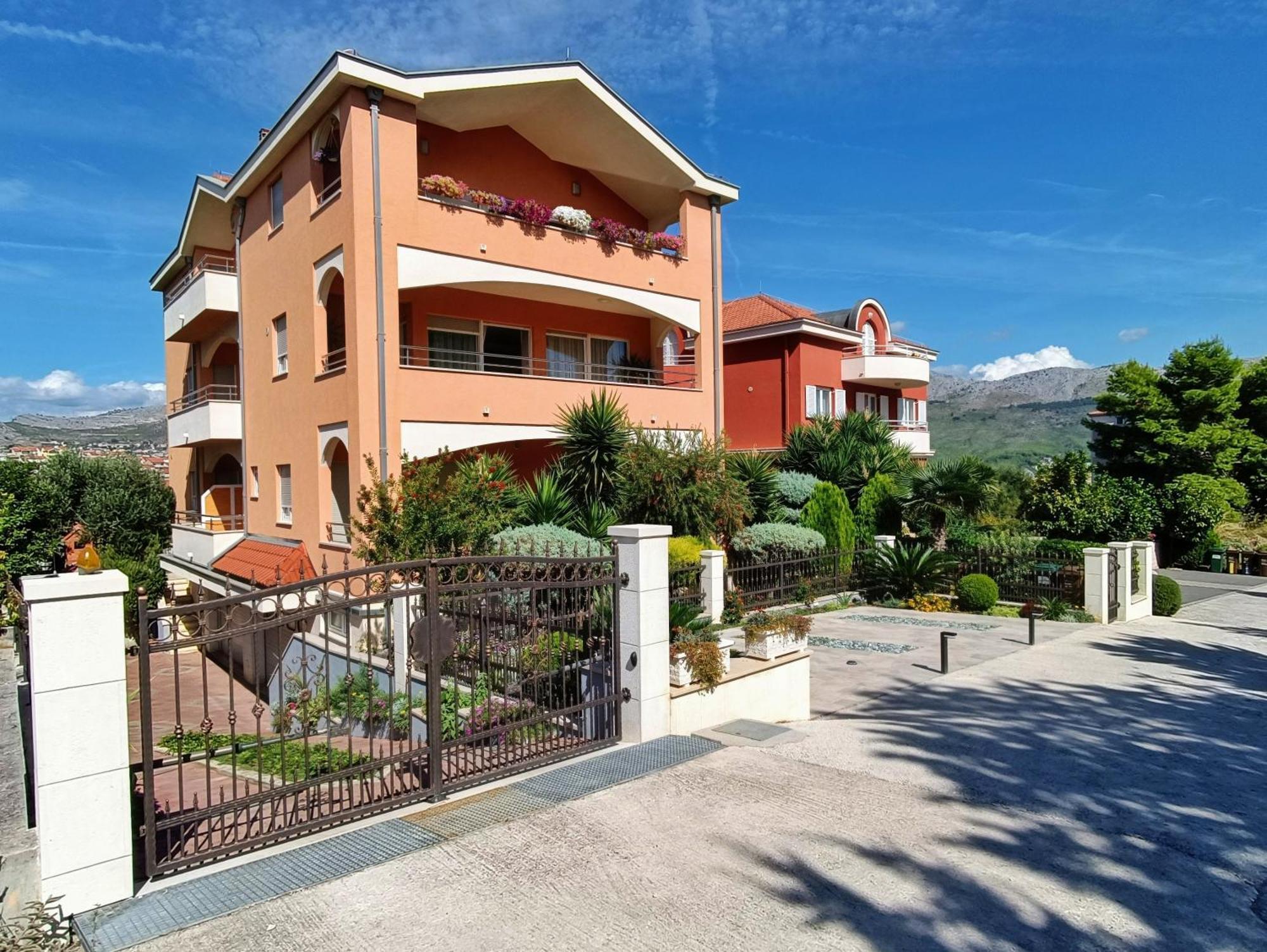 Apartmani Skejic Split Bagian luar foto